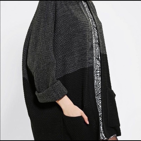 BDG Grey/Black Colour Block Cardigan. Size L. - Picture 3 of 3